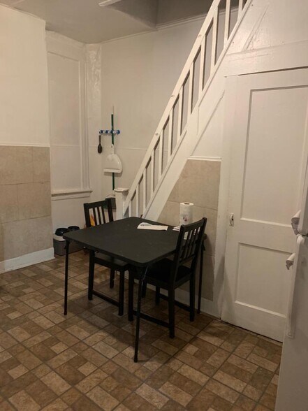 Building Photo - 152 8th St Apt 1