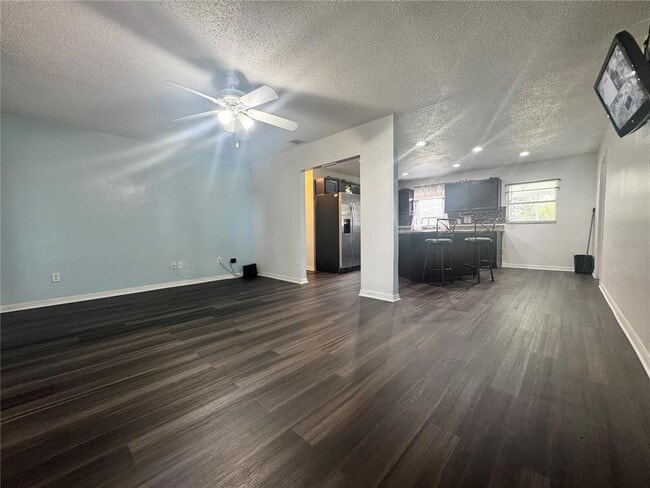 Building Photo - 719 N Lavon Ave