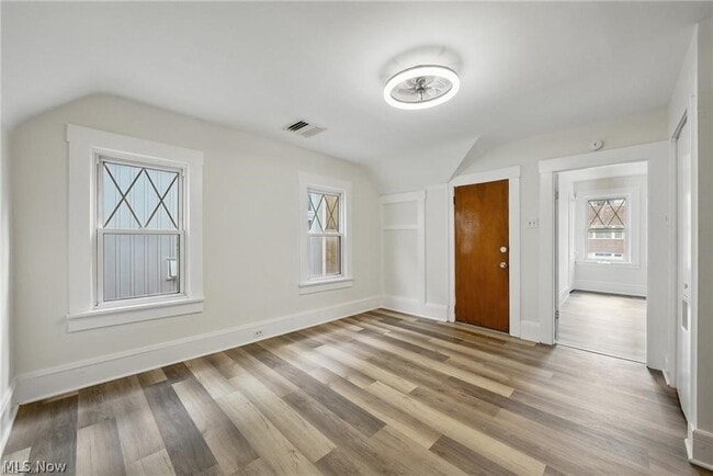 Building Photo - 2471 Tremont Ave