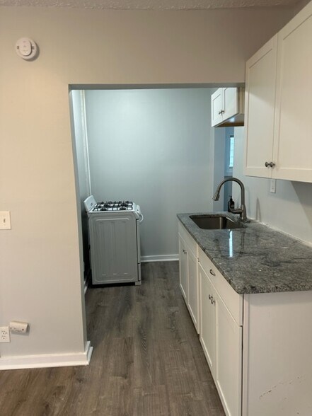 Building Photo - 353 Gregory St