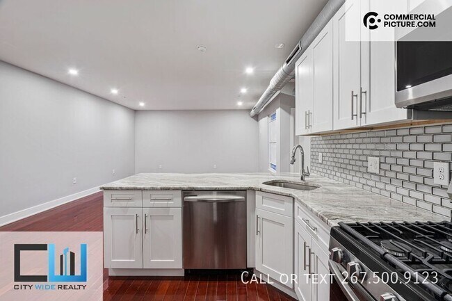 Building Photo - 929 Marlborough St