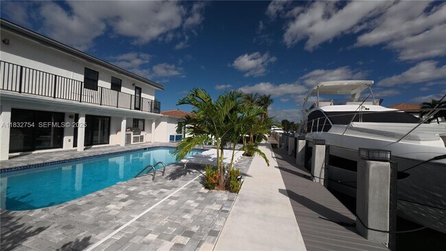 Building Photo - 1240 NE 27th Terrace