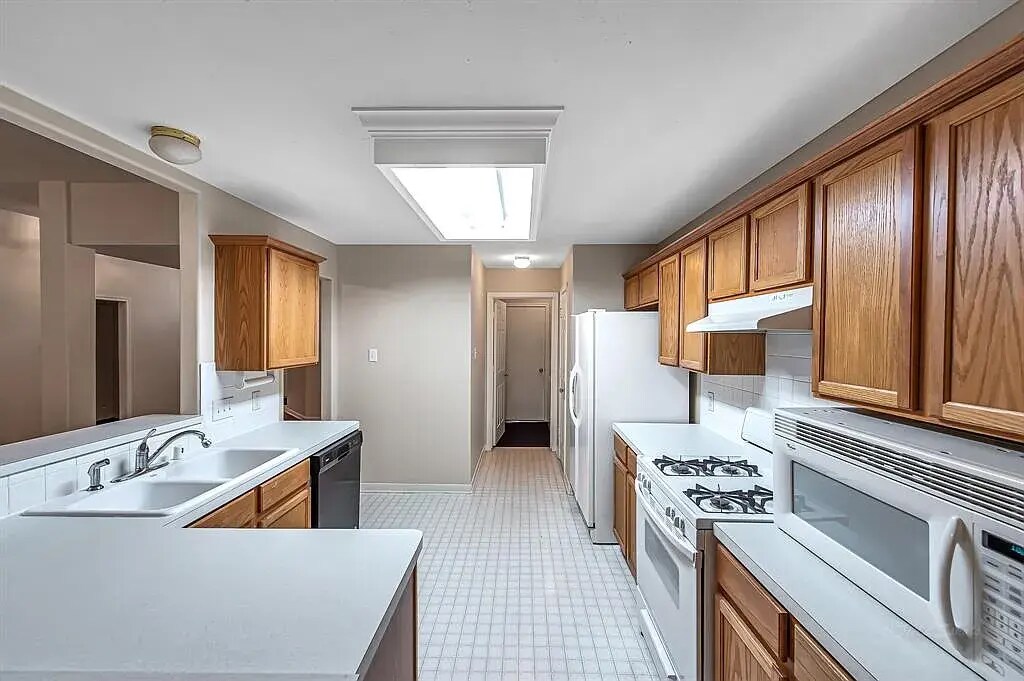 Building Photo - 3315 Candlepine Dr