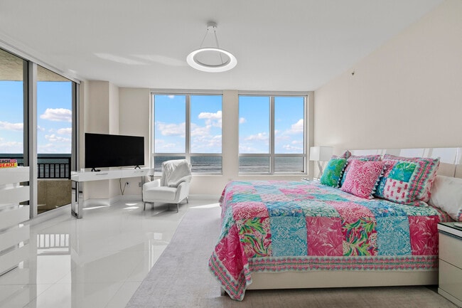 Building Photo - 3800 N Ocean Dr