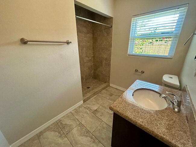 Building Photo - Charming 3BR/2BA Home for Rent – Prime Tam...