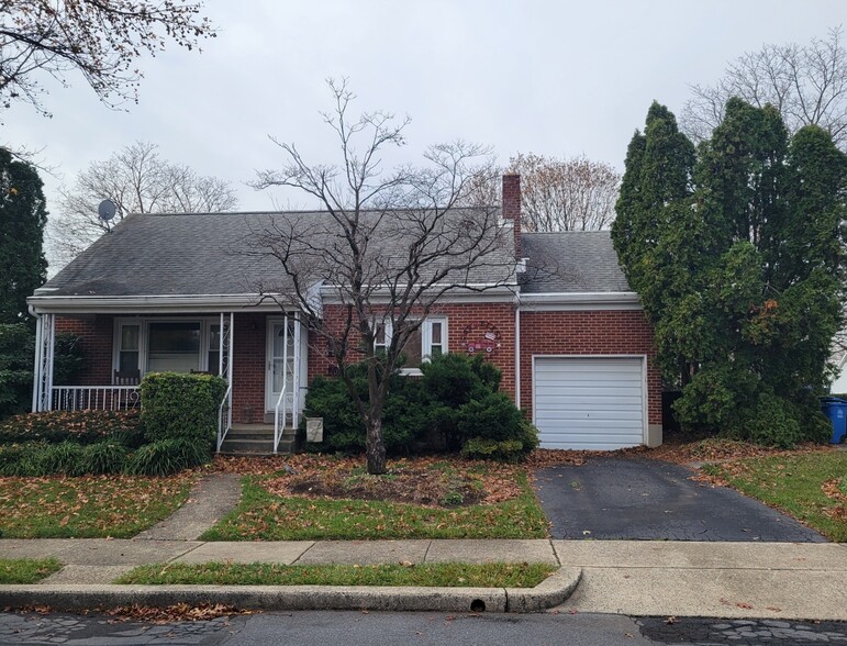 Primary Photo - 4010 7th Ave