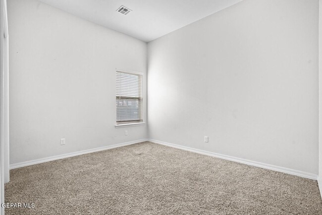 Building Photo - 13757 Villa Vista Ave