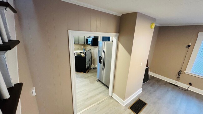 Building Photo - 5 Charles St