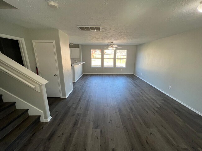 Building Photo - 19451 Nasworthy Dr