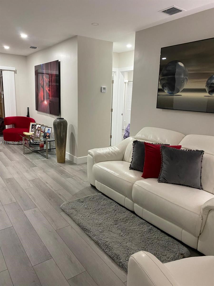 Building Photo - 434 Tamiami Blvd