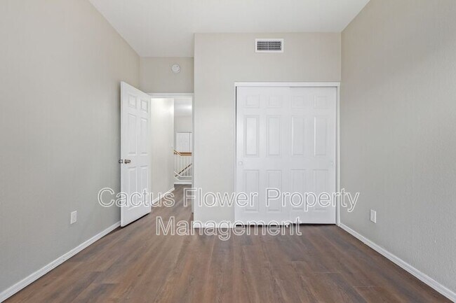 Building Photo - 1651 E Flint St