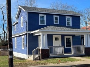 Building Photo - 924 Delaware Ave