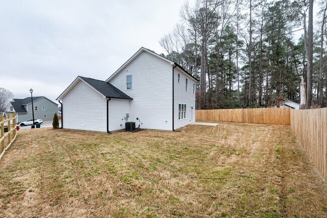Building Photo - 38 Thunderhill, Clayton