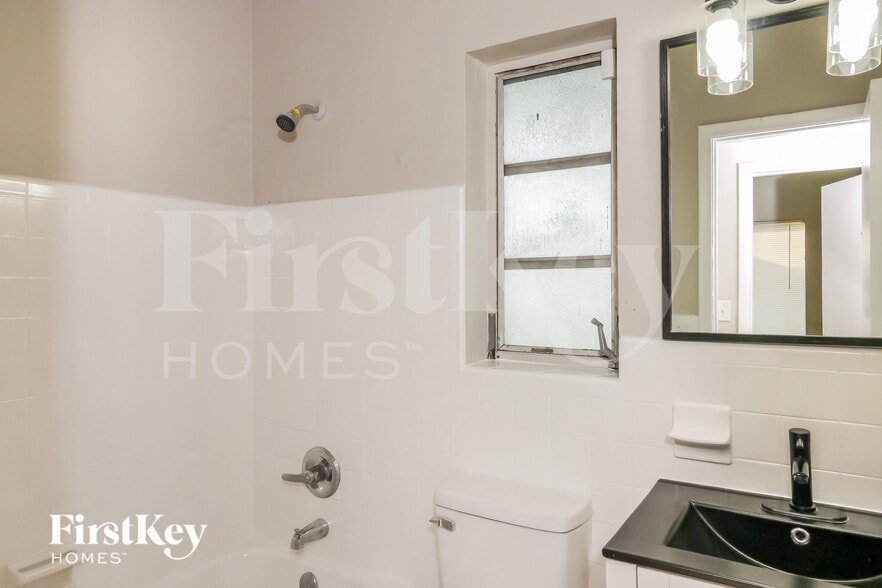 Building Photo - 3010 NW 187th St