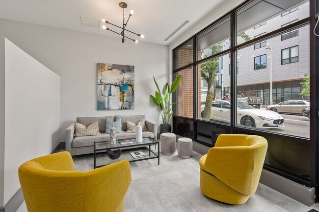 Building Photo - Jamaica Plain spacious studio w/ central a...