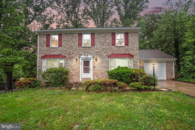 Building Photo - 16200 Edgewood Dr