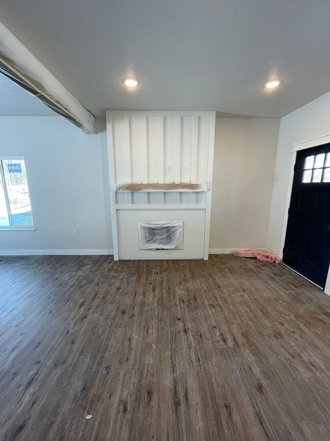 Building Photo - 7442 N Paw St