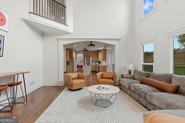 Building Photo - 4221 Willow Oak Dr