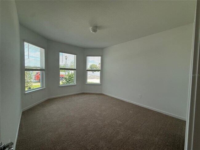 Building Photo - 3915 Big Sky Dr