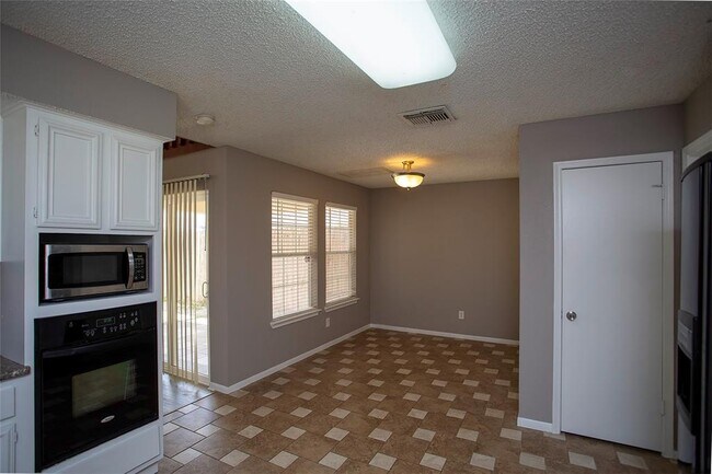 Building Photo - 12818 Ashford Meadow Dr