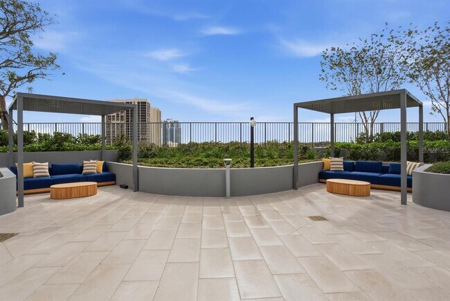 Building Photo - 3015 S Ysabella Ave