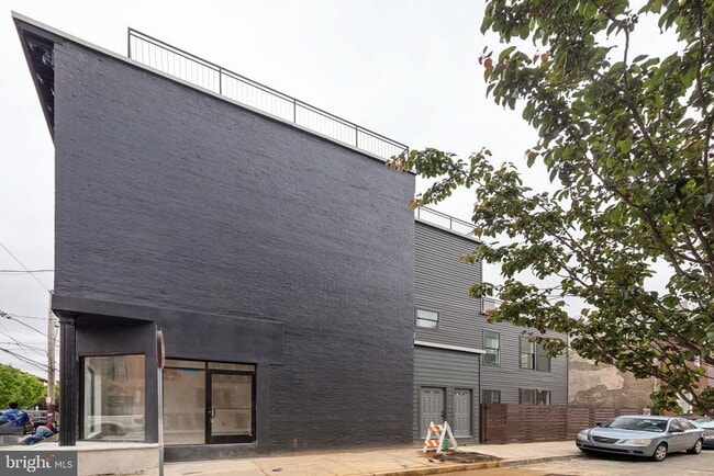 Building Photo - 1214 S 15th St