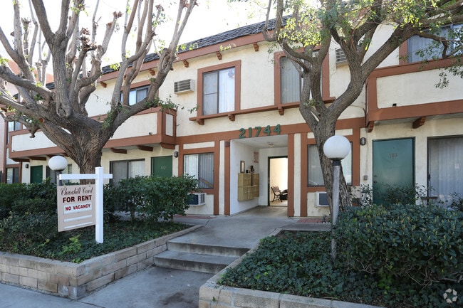 Building Photo - Churchill Court Apartments