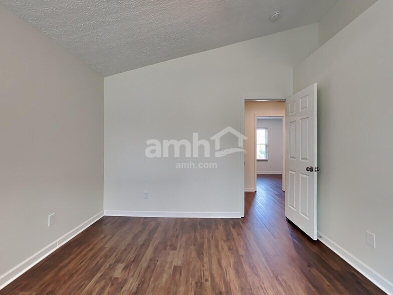 Building Photo - 730 Rothrock Dr