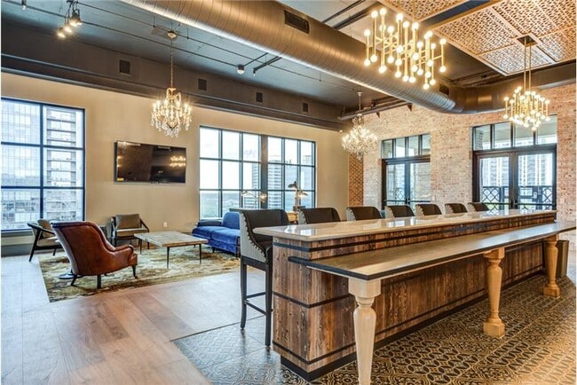 Building Photo - 402 Guadalupe St