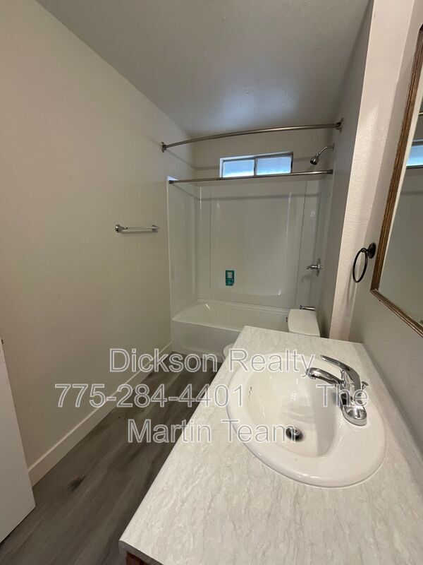 Building Photo - 1090 Barstow St