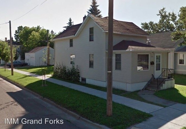 Building Photo - 524 N 7th St