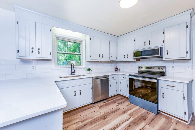 Building Photo - 720 Dove Path Ln