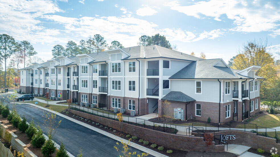 Primary Photo - Lofts at Aversboro