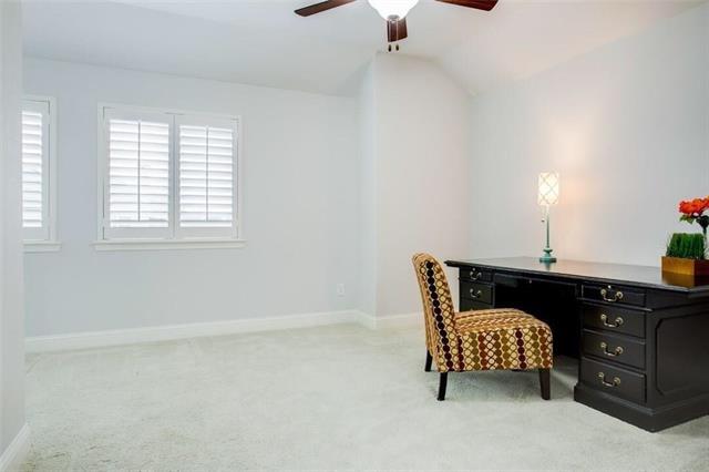 Building Photo - 2221 Longwood Dr