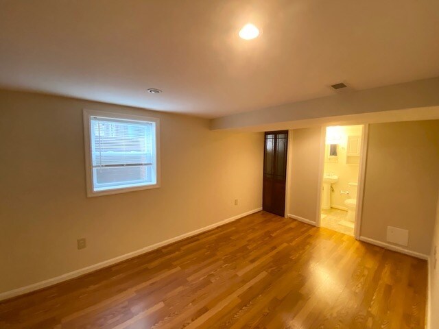 Building Photo - 631 N Nelson St