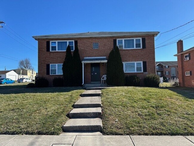 Primary Photo - 1st Floor 2-Bedroom, 1-Bathroom Apartment ...