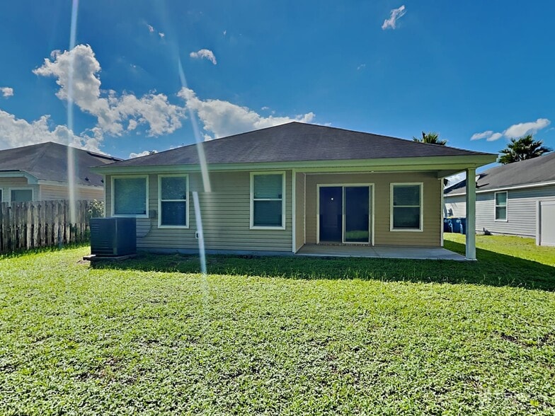 Building Photo - 11083 Campus Heights Ln