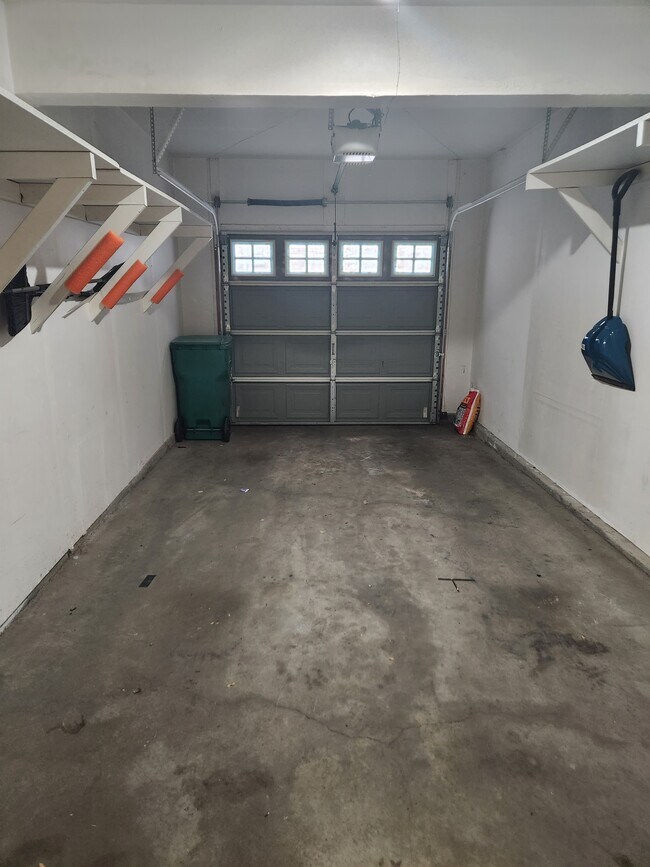 Building Photo - 9779 Mayfair St