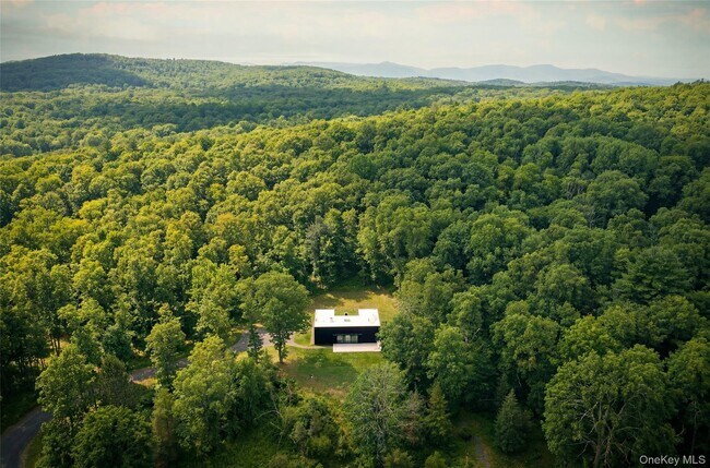 Building Photo - 279 Tompkins Rd