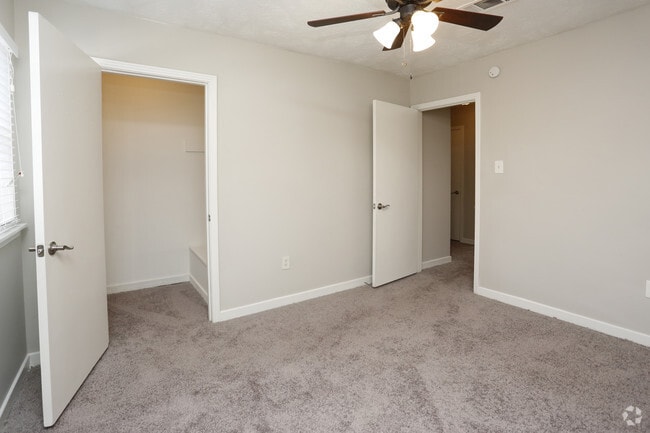 2BR,1-1/2BA - X - Arlington