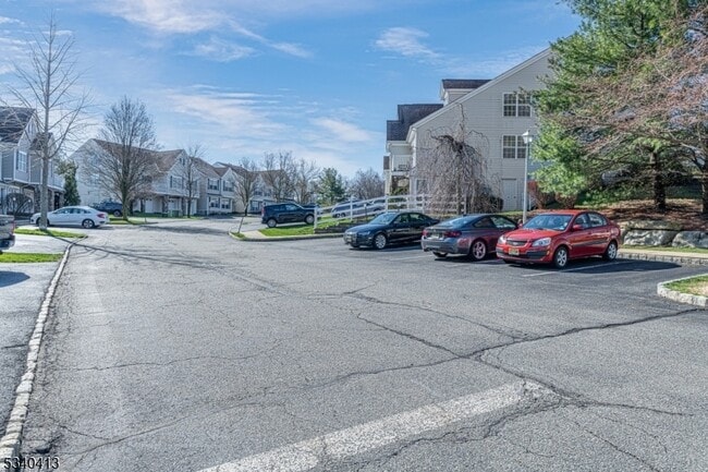 Building Photo - 902 Wendover Ct