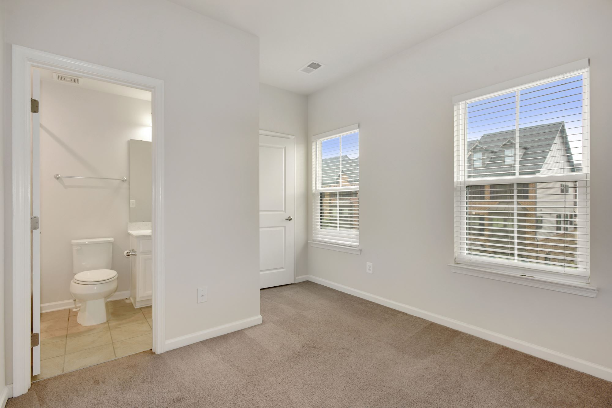 Building Photo - 43501 Apple Orchard Sq
