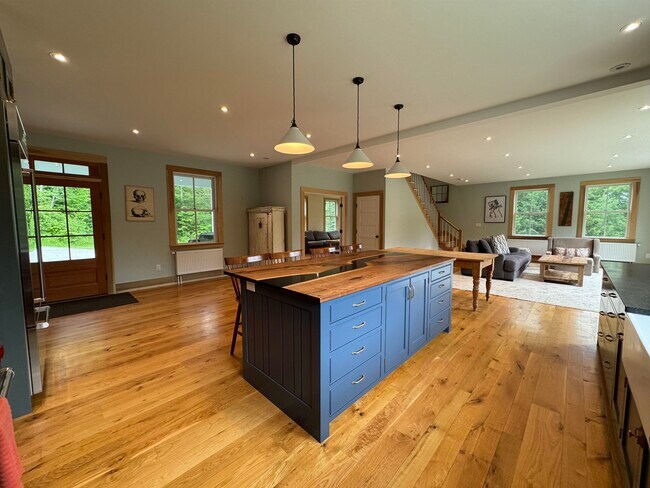 Building Photo - 81 Pine Tree Ln