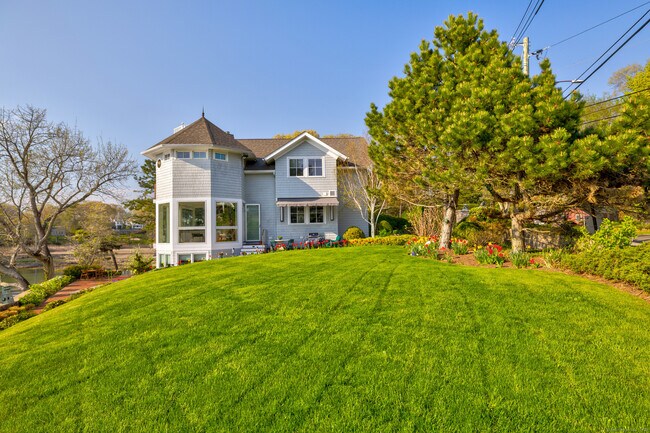 Building Photo - 539 Colonial Rd