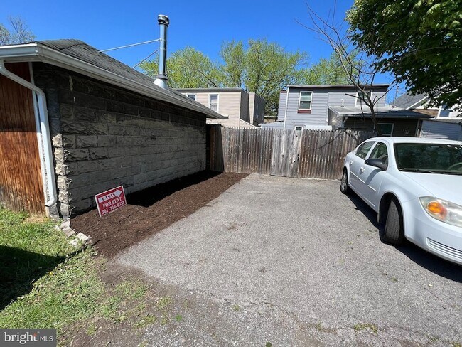 Building Photo - 1318 Virginia Ave