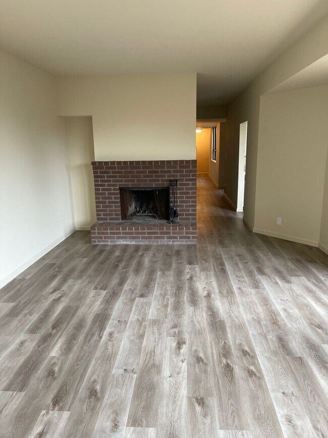 Building Photo - 058 (1262-64 Stanyan)