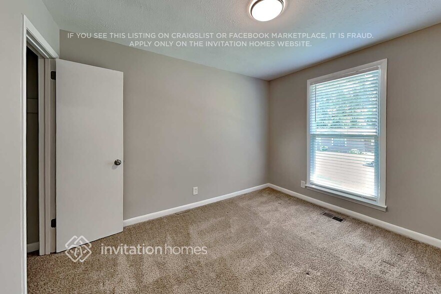 Building Photo - 691 Frankfort Dr
