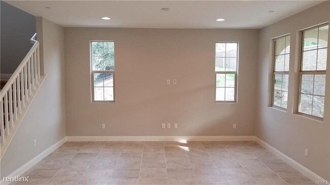 Building Photo - 3 br, 2 bath Townhome - 3248 Edgewood Rd