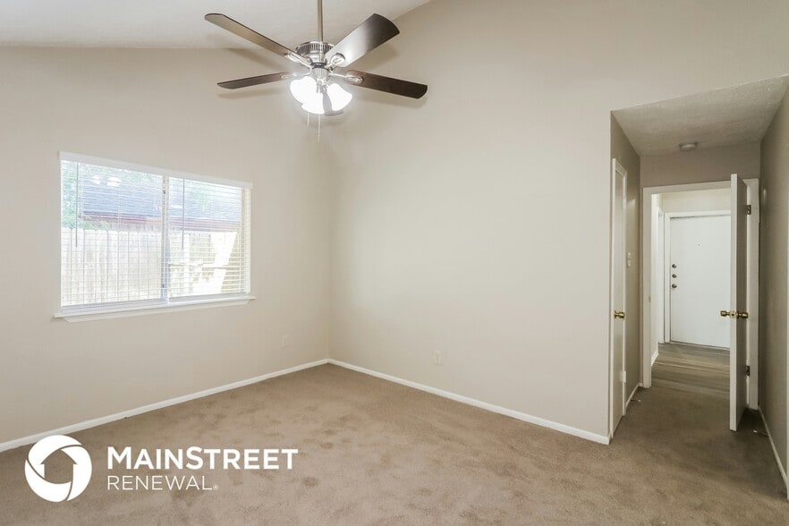 Building Photo - 15830 Gatebriar Dr