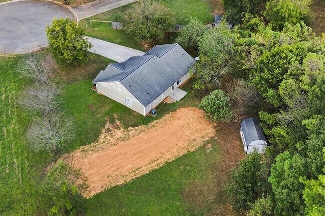 Building Photo - 28 Autumn Ridge Dr